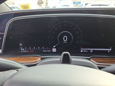 Used 2023 Cadillac Escalade Premium Luxury image 25