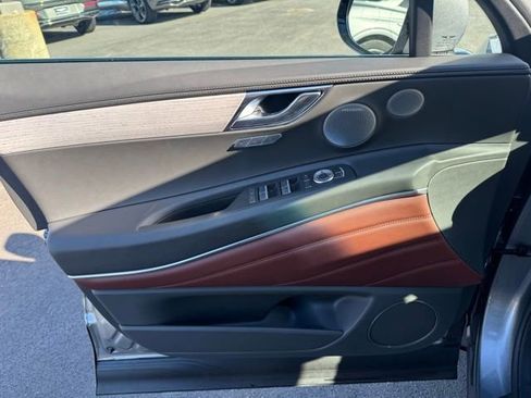 Certified 2025 Genesis GV80 3.5T Prestige image 24