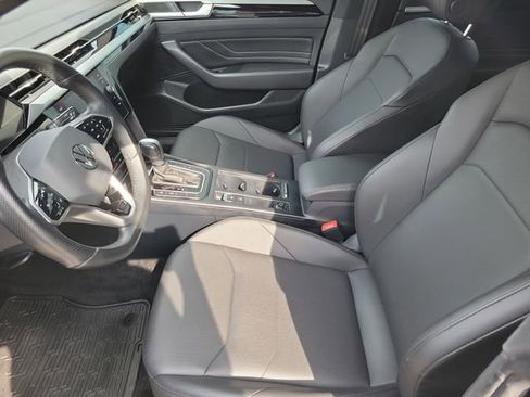 Used 2022 Volkswagen Arteon SE FWD image 13