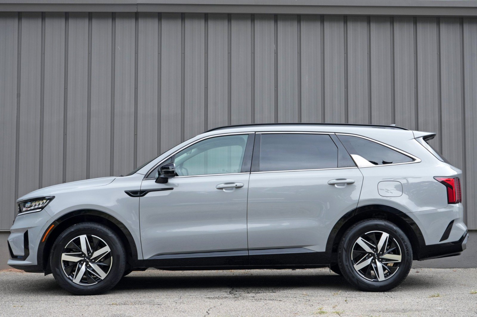Used 2022 Kia Sorento EX w/ Panoramic Sunroof Package FWD image 8
