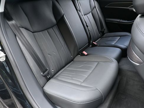 Used 2022 Audi A8 L 3.0T image 21