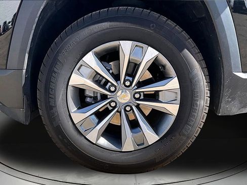 Used 2025 Chevrolet Equinox LT AWD/4WD image 32