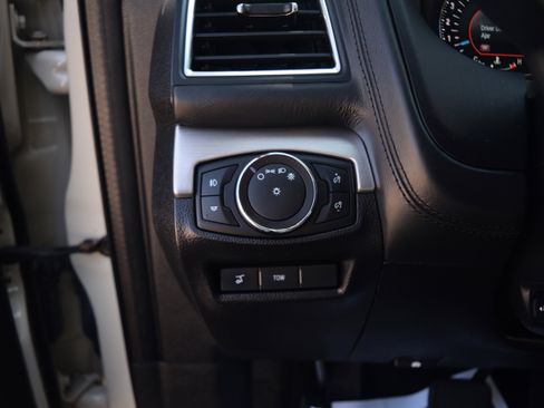 Used 2018 Ford Explorer Platinum image 7