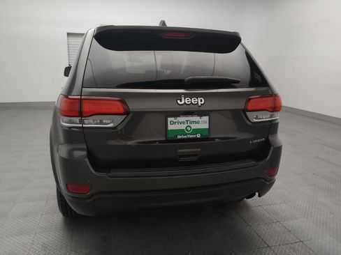 Used 2020 Jeep Grand Cherokee Laredo RWD image 6