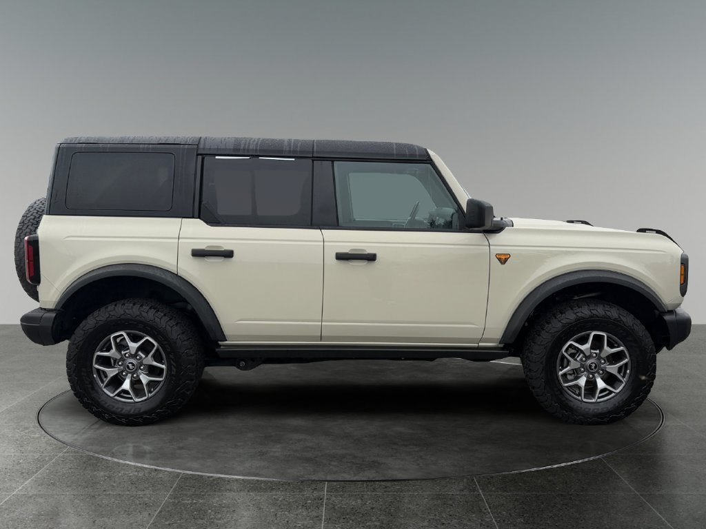 Used 2025 Ford Bronco Badlands AWD/4WD image 11
