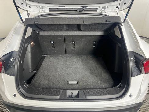 Certified 2025 Chevrolet Trax LT FWD image 20