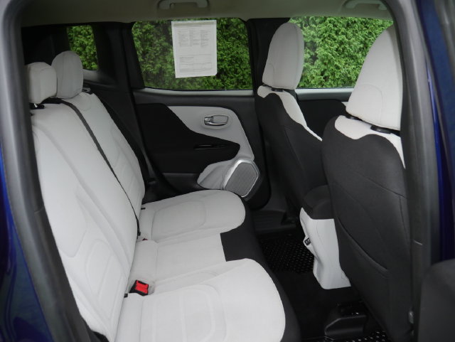 Used 2018 Jeep Renegade Latitude w/ Cold Weather Group AWD/4WD image 24