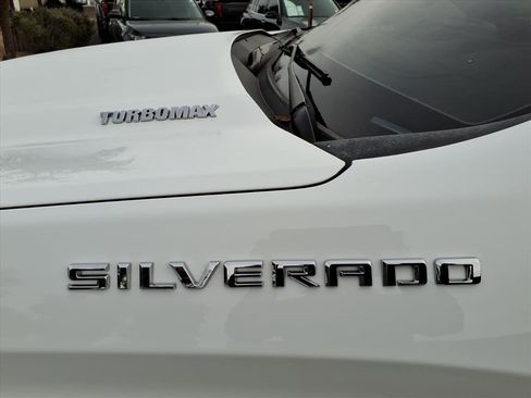 Used 2025 Chevrolet Silverado 1500 Custom image 13