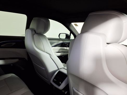 Certified 2024 Cadillac Lyriq Luxury image 11