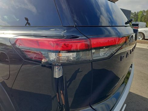 Used 2022 Nissan Pathfinder SL w/ SL Premium Package image 36