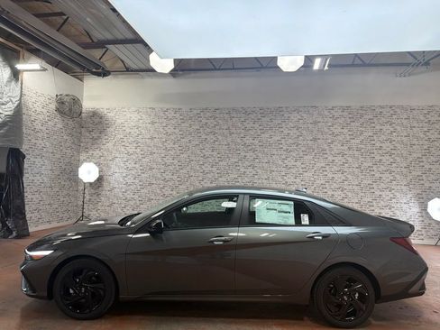 New 2026 Hyundai Elantra SEL Sport FWD image 4