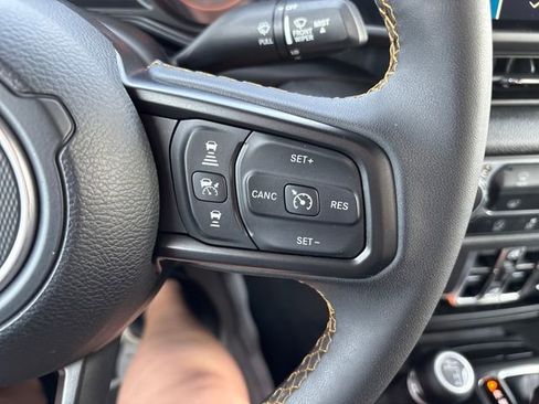 Used 2024 Jeep Wrangler Unlimited Sport AWD/4WD image 12
