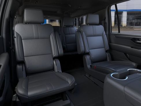 New 2026 Chevrolet Suburban RST w/ Comfort Package AWD/4WD image 17