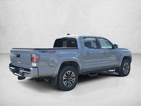 Used 2020 Toyota Tacoma TRD Sport w/ TRD Premium Sport Package AWD/4WD image 5