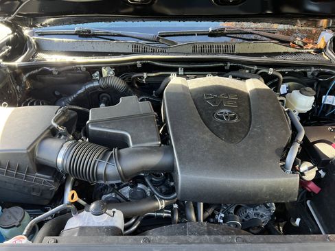 Used 2023 Toyota Tacoma SR image 33