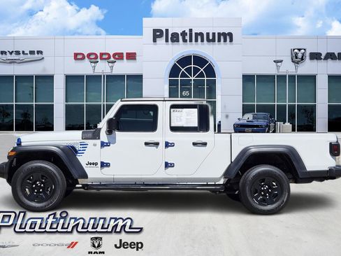 Used 2020 Jeep Gladiator Sport AWD/4WD image 3
