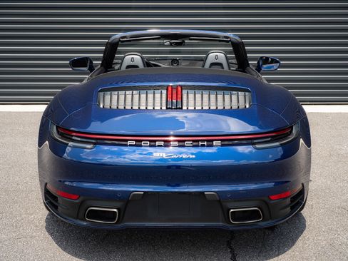 Used 2022 Porsche 911 Carrera RWD image 25