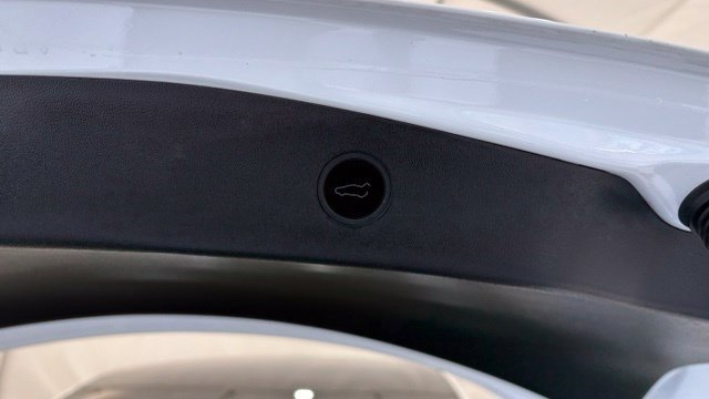 Used 2023 Tesla Model 3 Standard Range RWD image 5