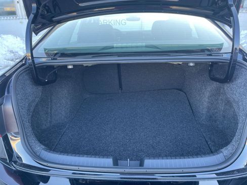 Used 2025 Volkswagen Jetta SE image 31