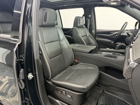 Used 2022 Cadillac Escalade ESV Sport w/ Touring Package AWD/4WD image 23