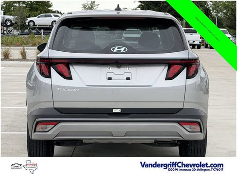 Used 2025 Hyundai Tucson SE FWD image 5