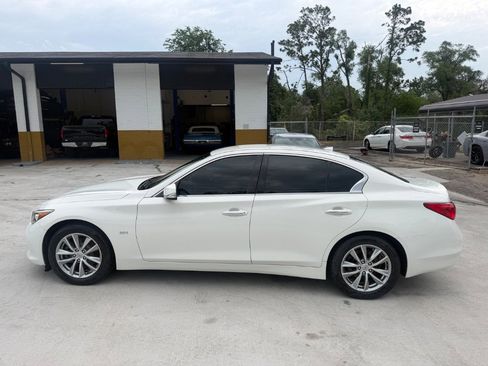 Used 2017 INFINITI Q50 2.0t RWD image 2