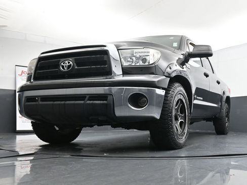 Used 2011 Toyota Tundra 4x4 CrewMax image 38