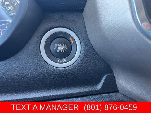Used 2022 RAM 1500 Laramie AWD/4WD image 32