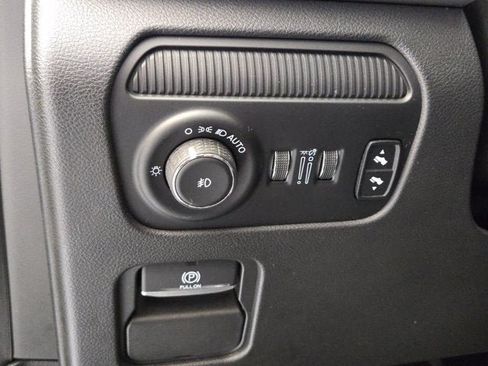 Used 2022 Jeep Wagoneer Series II w/ Premium Group I AWD/4WD image 26