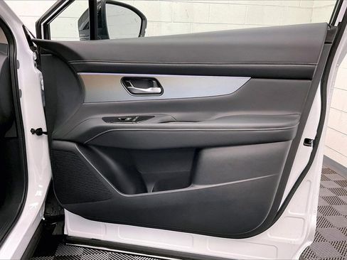 Certified 2025 Nissan Murano SL image 25