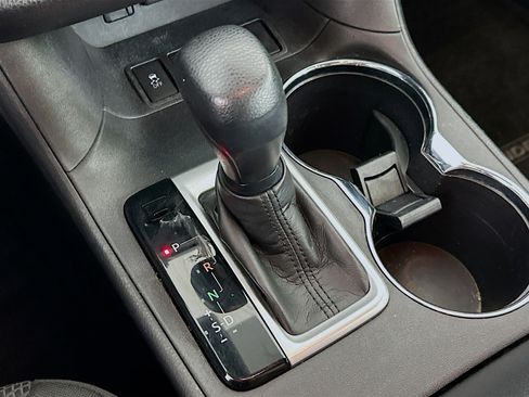 Used 2018 Toyota Highlander LE image 24