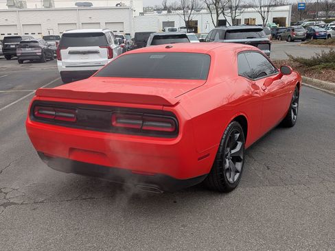 Used 2019 Dodge Challenger R/T image 9