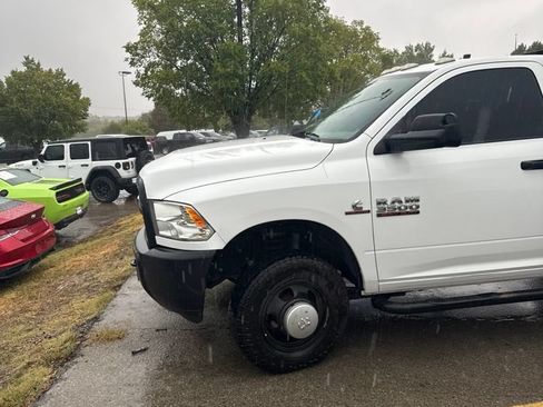 Used 2018 RAM 3500 Tradesman w/ Power & Remote Entry Group AWD/4WD image 4