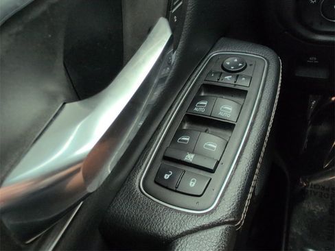 Used 2024 RAM 1500 Laramie image 30