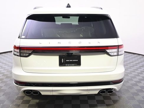 New 2026 Lincoln Aviator AWD w/ Jet Appearance Package image 5