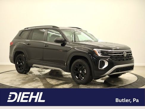 New 2026 Volkswagen Atlas Peak Edition image 1