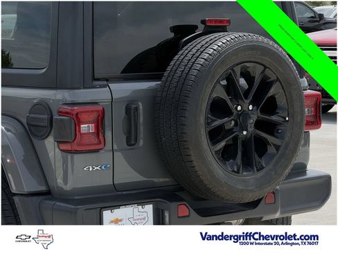 Used 2023 Jeep Wrangler Unlimited Sahara AWD/4WD image 6
