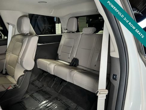 Used 2024 Lincoln Navigator Reserve image 12
