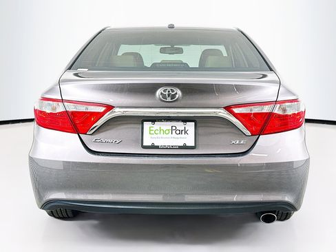 Used 2015 Toyota Camry XLE image 7