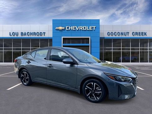 Used 2025 Nissan Sentra SV FWD image 2