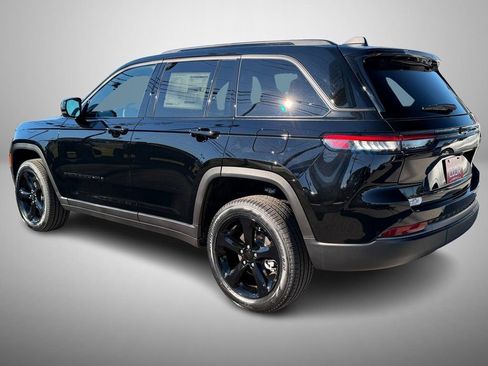 New 2026 Jeep Grand Cherokee Limited w/ Limited Altitude Package RWD image 4