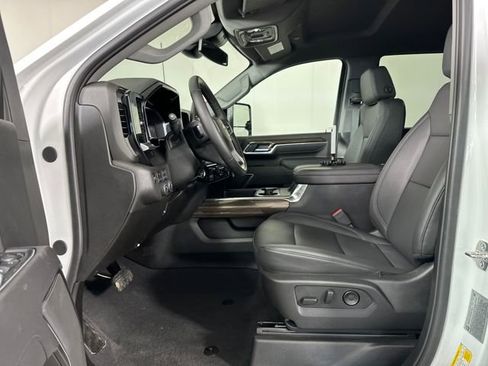 Used 2025 Chevrolet Silverado 2500 LT w/ Z71 Chrome Sport Edition image 16