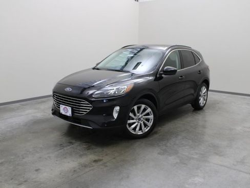 Certified 2022 Ford Escape Titanium w/ Titanium Elite Package AWD/4WD image 4