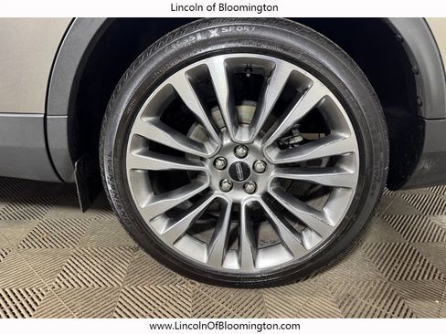 Used 2017 Lincoln MKX Reserve w/ Driver Assistance Package FWD image 20
