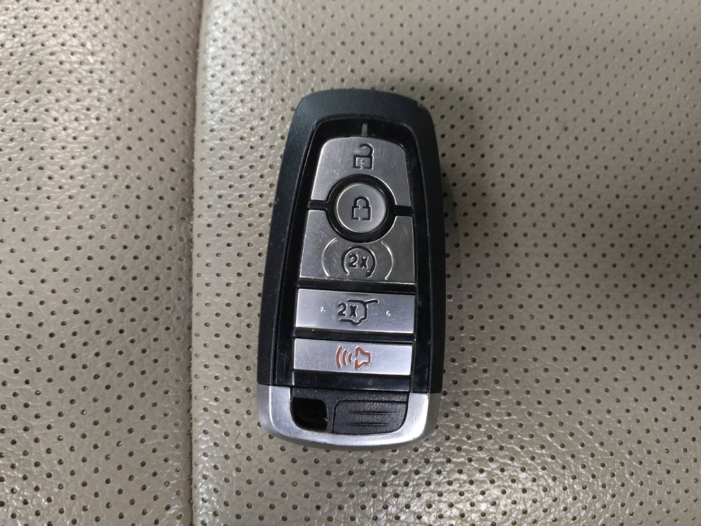 Used 2020 Ford Expedition XLT w/ Equipment Group 202A AWD/4WD image 32