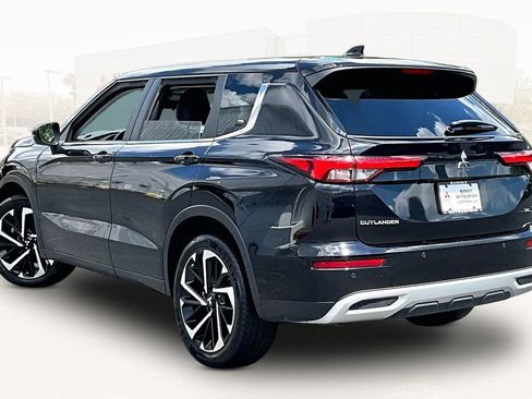 Used 2024 Mitsubishi Outlander SE AWD/4WD image 4