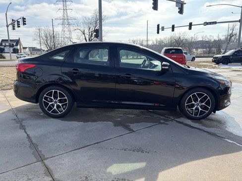 Used 2018 Ford Focus SEL image 7