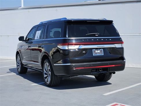Used 2024 Lincoln Navigator L 4WD image 5