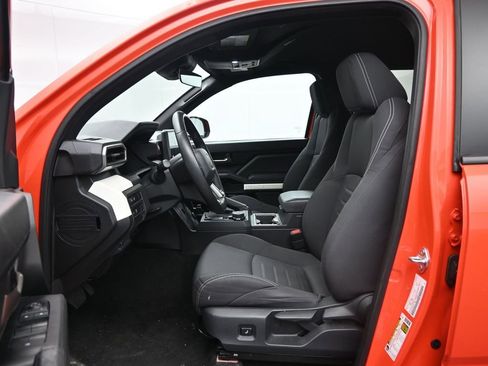 Used 2024 Toyota Tacoma TRD Off-Road image 23