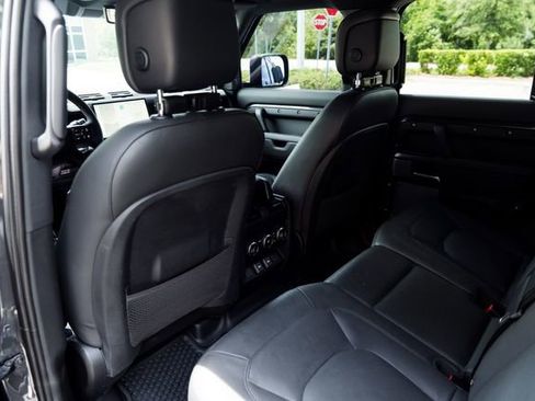 Used 2023 Land Rover Defender 110 AWD/4WD image 27